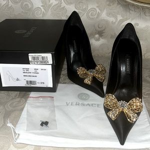 Versace Gold Bow Pump 7.5